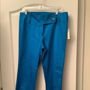 NWT XL Blue Capris